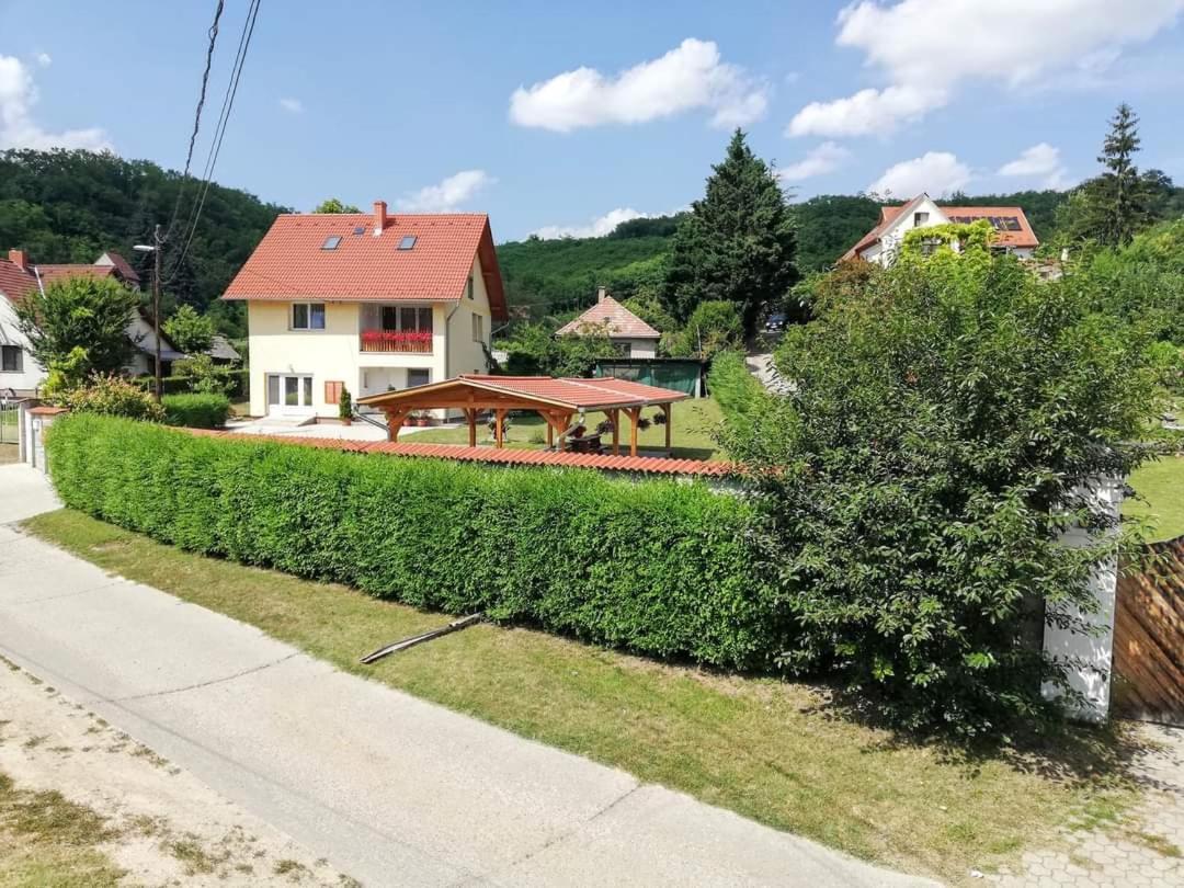 Lotuszvirag Vendeghaz Hotel Szekszárd Екстериор снимка