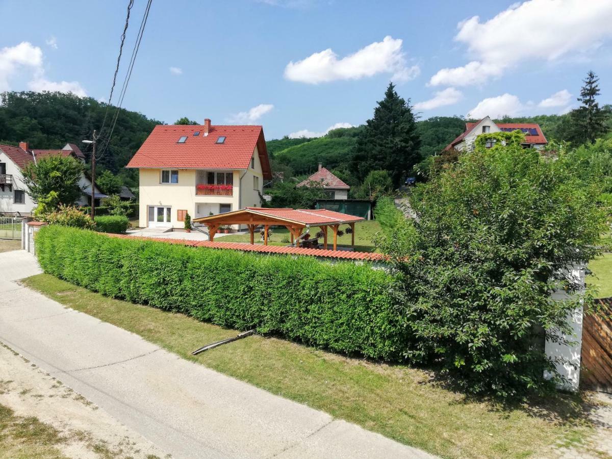 Lotuszvirag Vendeghaz Hotel Szekszárd Екстериор снимка