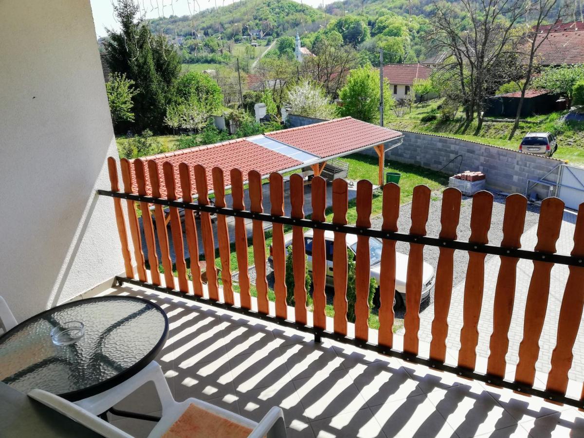 Lotuszvirag Vendeghaz Hotel Szekszárd Екстериор снимка
